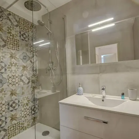 Fissiaux - Agreable T4 Nid Douillet De Lonchamp * Marseille